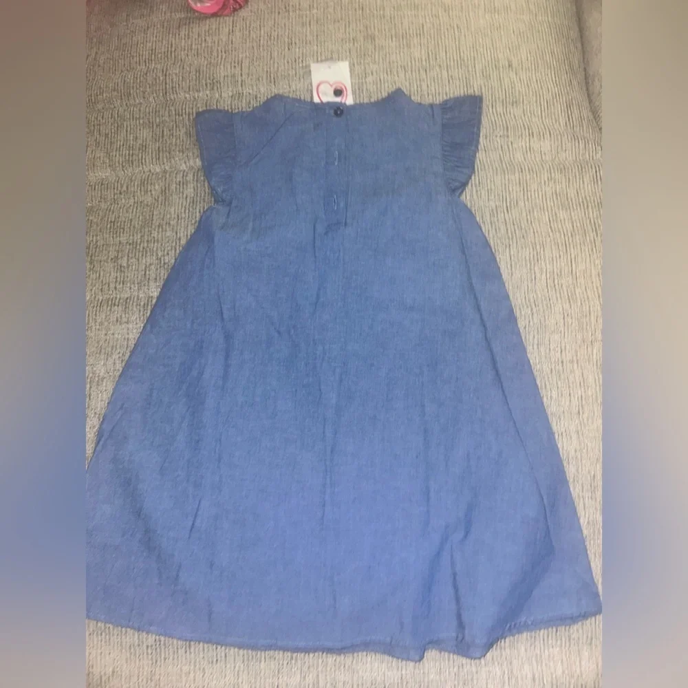 Lot of 4 short sleeved dresses for girls size 5